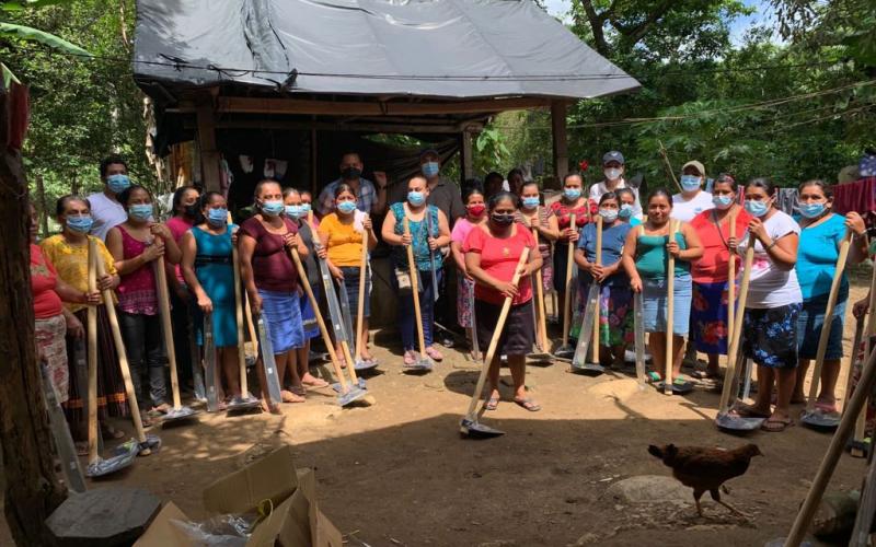 Entregan semillas y herramientas de labranza específicas para cada región