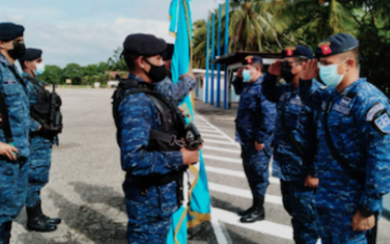 Jóvenes guatemaltecos se gradúan como Infantes de Marina