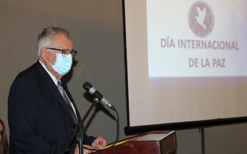 Durante el foro participaron como expositores los licenciados Norma Quixtan, Demetrio Rodríguez Guaján, y Edgar Balsells Conde.