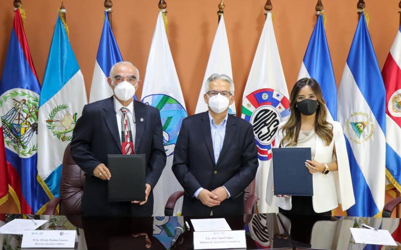Firma de convenio con el Organismo Internacional Regional de Sanidad Agropecuaria (OIRSA)