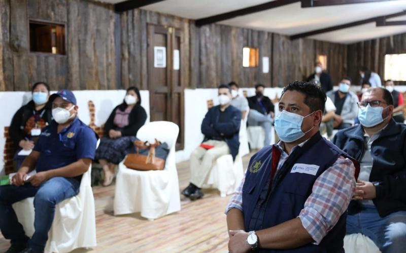 Supervisores del Registro Social de Hogares durante capacitación