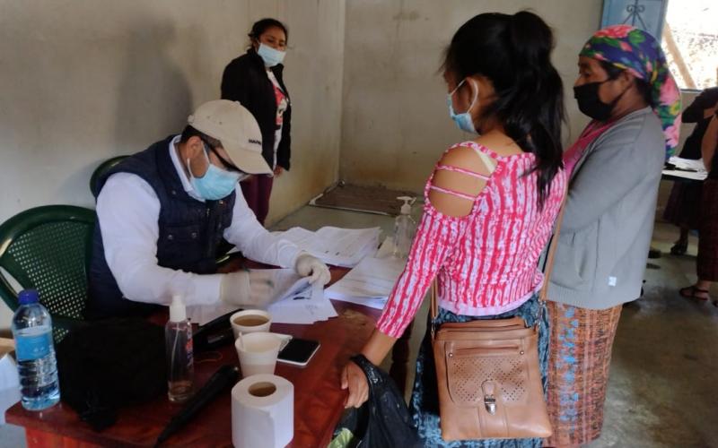 Usuarios se Benefician con el Programa de FONTIERRAS