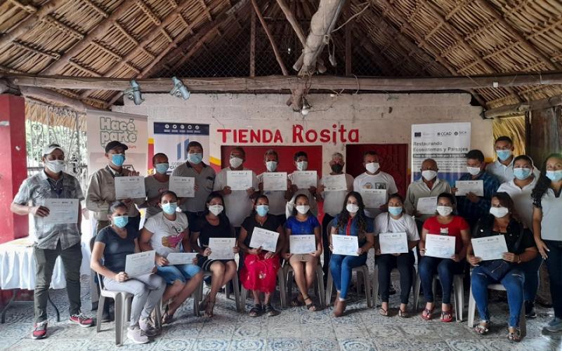 Ciudadanos recibieron capacitación en educación ambiental.