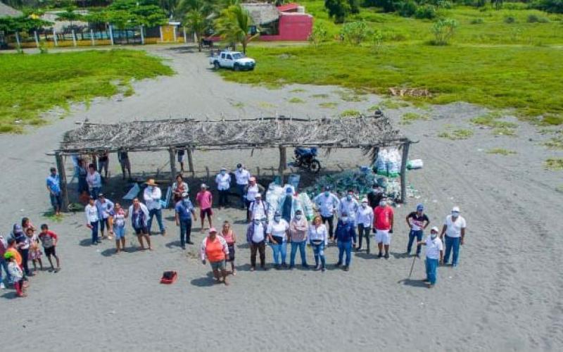Limpieza en playas de Suchitepéquez