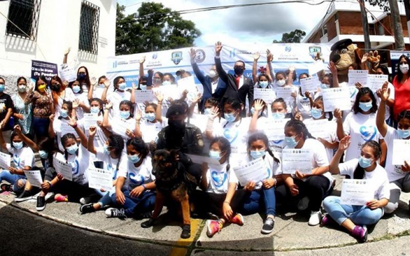 Imparten taller para evitar el consumo de drogas en la juventud guatemalteca