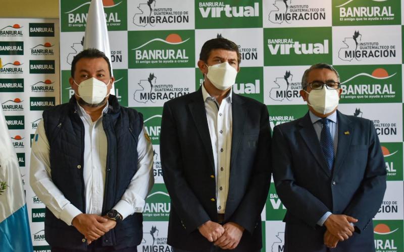 Migración y BANRURAL firman carta de entendimiento 