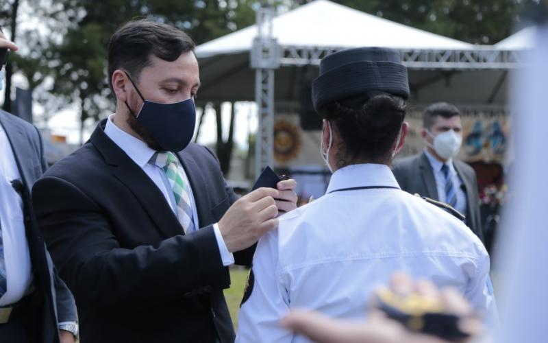 Ministro Gendri Reyes reconoce esfuerzo de mujeres por alcanzar altos mandos