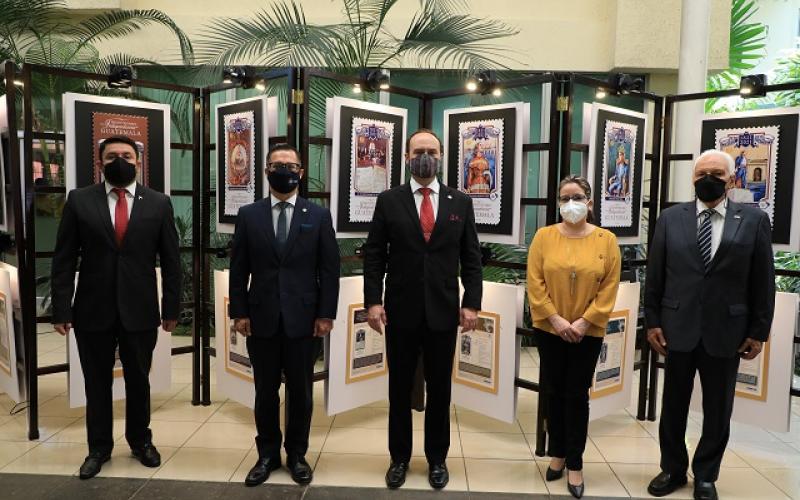 Presentación de matasellos por Bicentenario