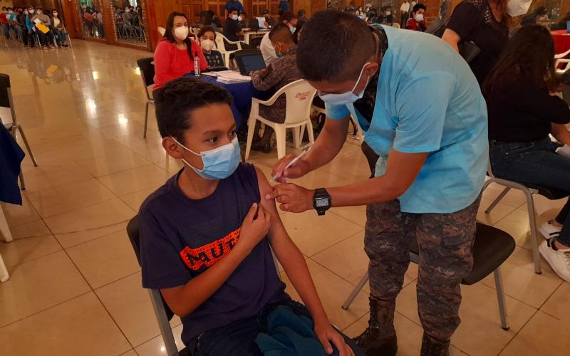 Masiva afluencia de guatemaltecos durante las jornadas de inmunización, el pasado fin de semana