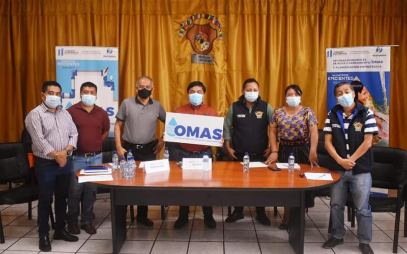 Alcalde de dicho municipio y su equipo