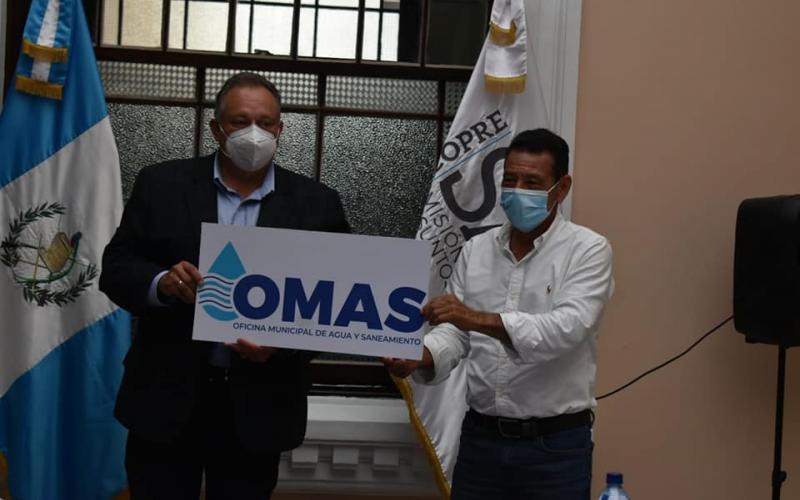 Alcalde de dicho municipio y su equipo