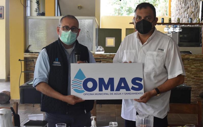 Alcalde de dicho municipio y su equipo