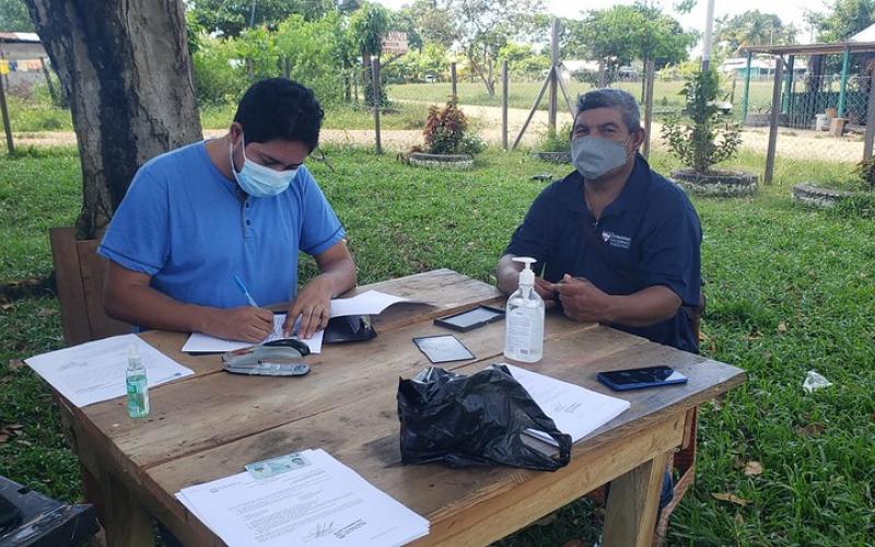 FONTIERRAS entregó notificaciones en Caserío Bolivia El Colorado. 