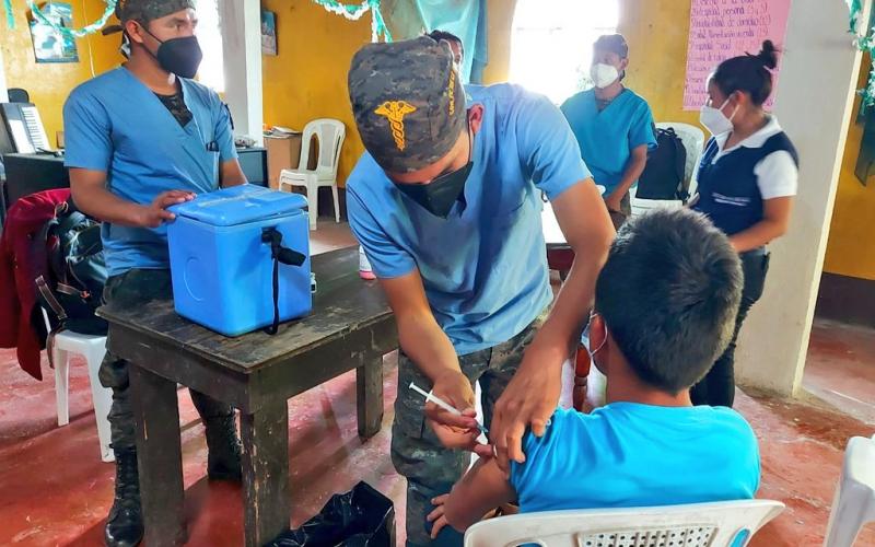 La Unidad Móvil de Vacunación, continúa desplazándose en zonas remotas de Huehuetenango