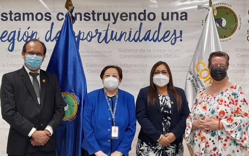 Secretaria Presidencial de la Mujer, Ana Leticia Aguilar Theissen. 