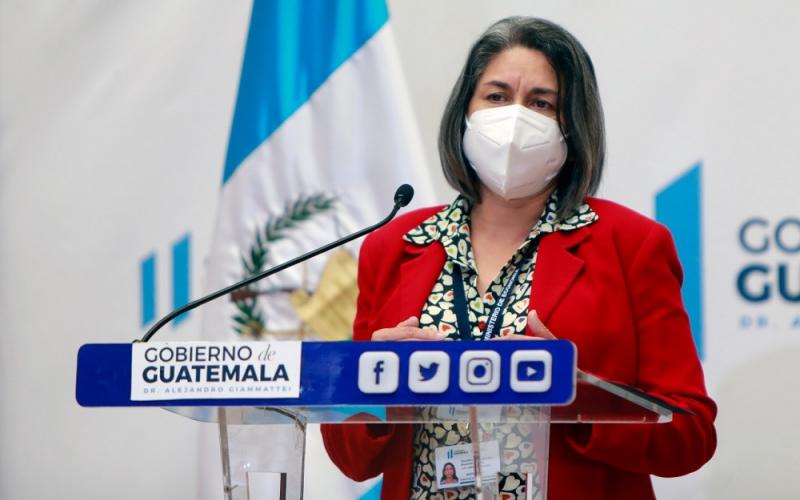 Carolina Salazar, Directora de Servicios de Desarrollo Empresarial del Viceministerio de Desarrollo de la Microempresa, Pequeña y Mediana Empresa, durante la conferencia de prensa en Palacio Nacional de la Cultura.