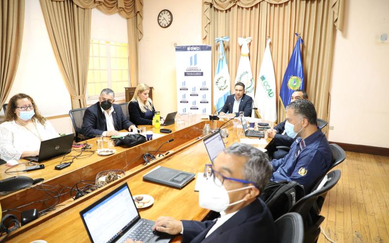 Ministro Mario Rojas Espino dirige reunión de la CCAD.