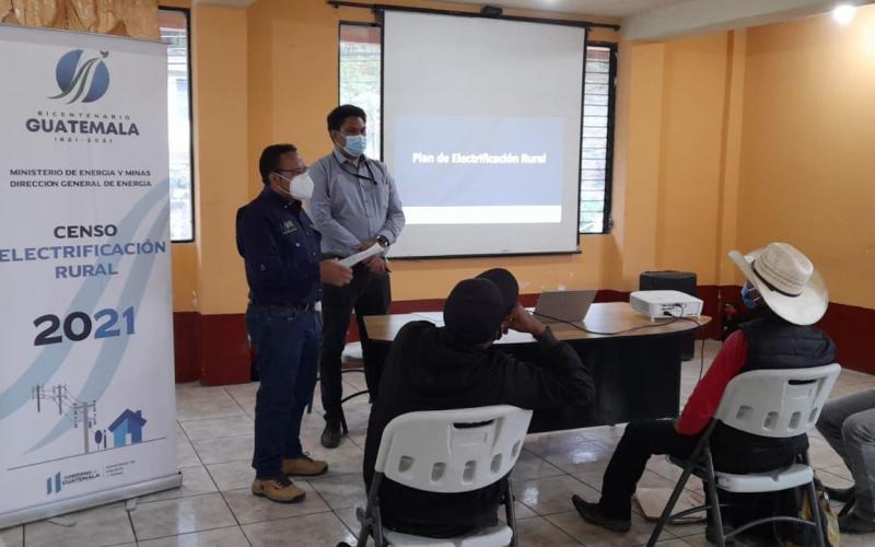 Vista de una reunión en Purulhá.
