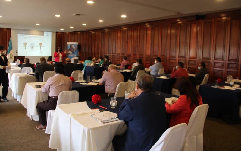 Mineduc capacita a supervisores