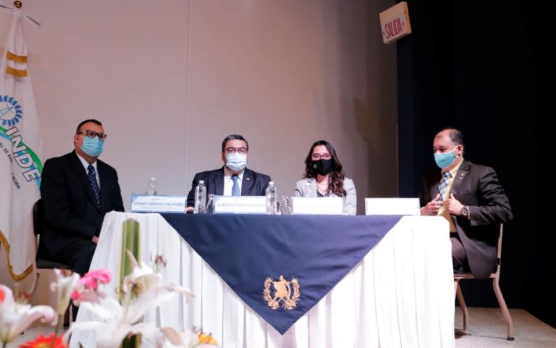 Alberto Pimentel Mata, Ministro de Energía y Minas.