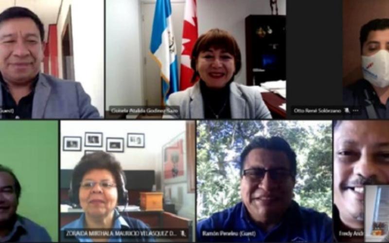 Conversación sobre proyecto de escuelas de español