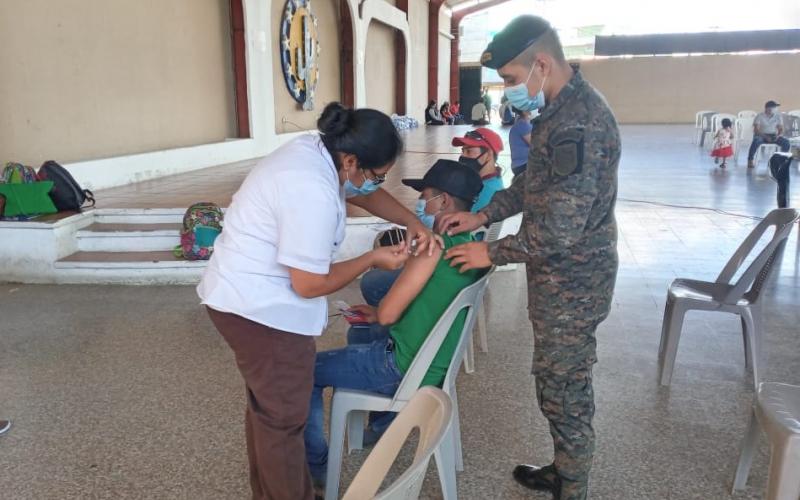 Segunda Brigada de Infantería “Capitán General Rafael Carrera”, desarrolló jornadas de vacunación contra el Coronavirus, Covid-19