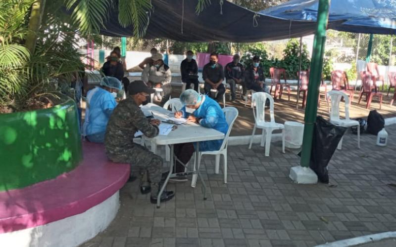 Apoyo en la aplicación de la vacuna contra COVID-19