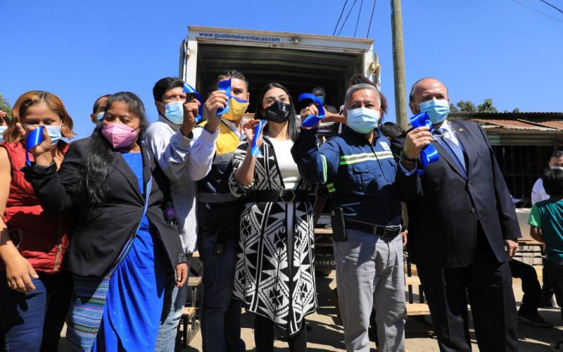 Ministros inauguran comedor social 