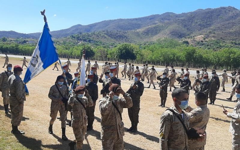 Reservistas Militares de siete departamentos concluyen entrenamiento para apoyar a la fuerza permanente del Ejército de Guatemala