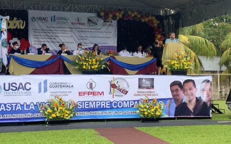 Ministra Claudia Ruíz participa en Izabal en graduación del PADEP