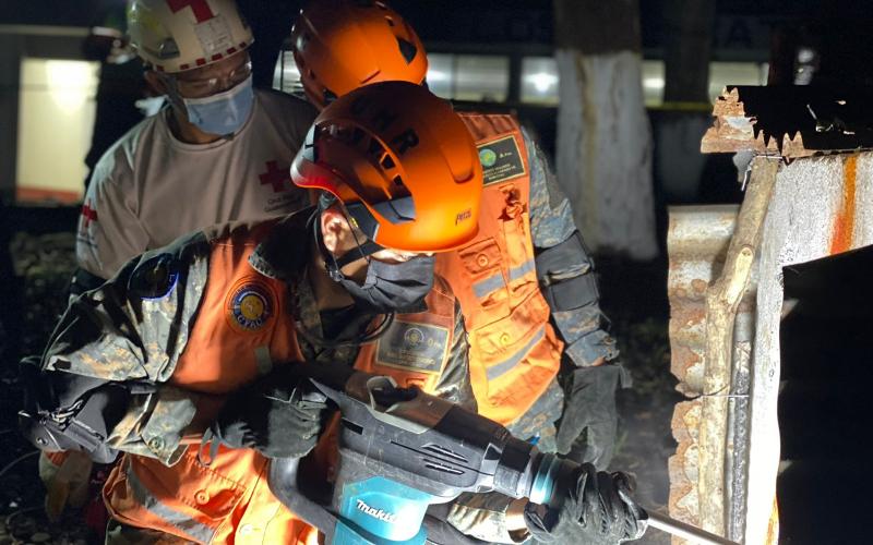 Personal militar participa simulacro interinstitucional de Búsqueda y Rescate en Estructuras Colapsadas –BREC-, en Mazatenango