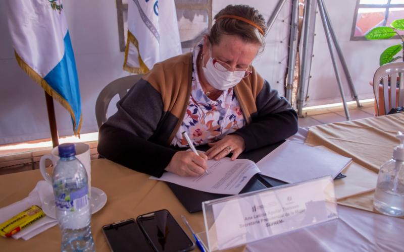 Secretaria Presidencial de la Mujer, Ana Leticia Aguilar Theissen. 