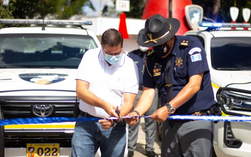  Se realiza entrega de 6 autopatrullas a la Dirección General de Protección y Seguridad Vial -PROVIAL-