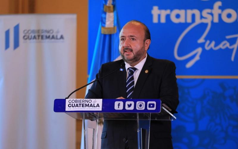 El Ministro de Economía, Antonio Malouf, durante su participación en conferencia de prensa del Palacio de la Cultura.