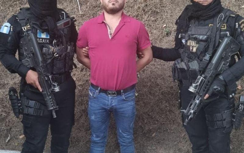 Agentes policiales capturan a extraditable en kilómetro 22 ruta a Fraijanes