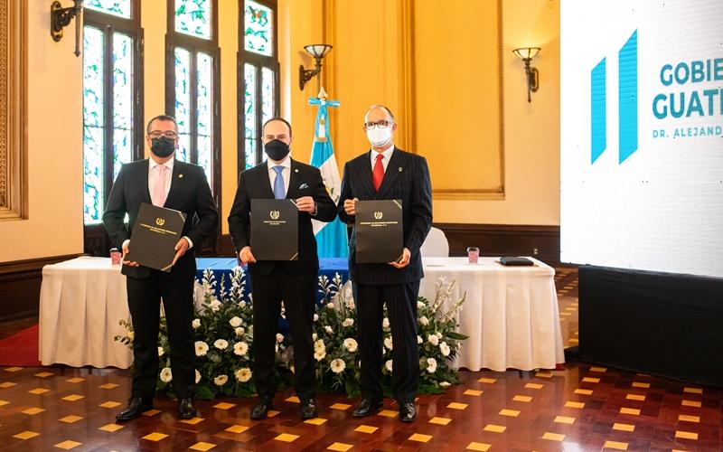 Autoridades firman convenio