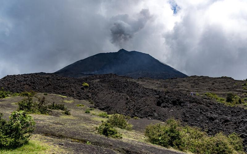 Vista al volcán de Pacaya. Foto de archivo.