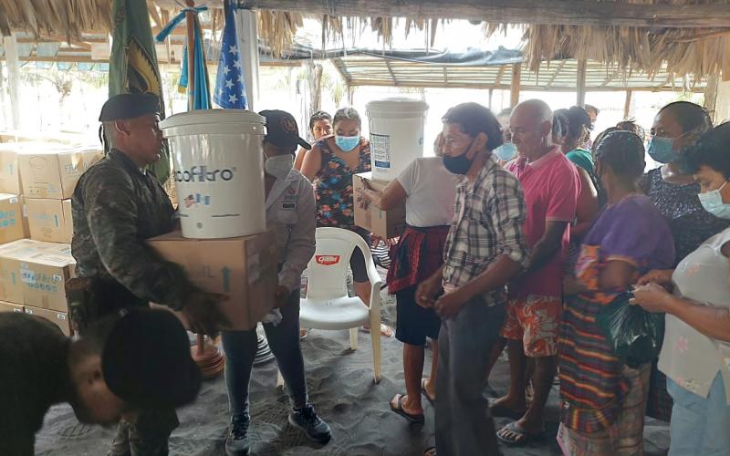 Apoyo en la entrega de filtros de agua potable