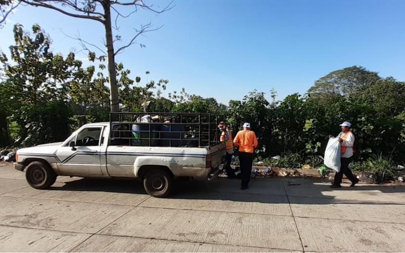 MARN identifica y elimina basureros ilegales en Retalhuleu