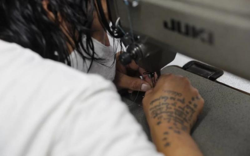 Privados de Libertad aprenden oficios en distintos talleres implementados dentro de cárceles del país