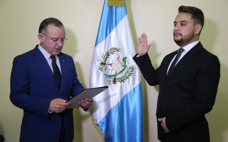 Ministro de Gobernación juramenta al Tercer Viceministro de Prevención de la Violencia y el Delito