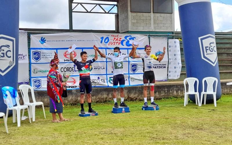 Destacada participación de Sergio Chumil.