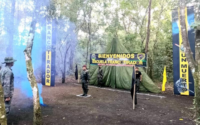 Entrenamiento en la Brigada de Fuerzas Especiales "General de Brigada Pablo Nuila Hub"