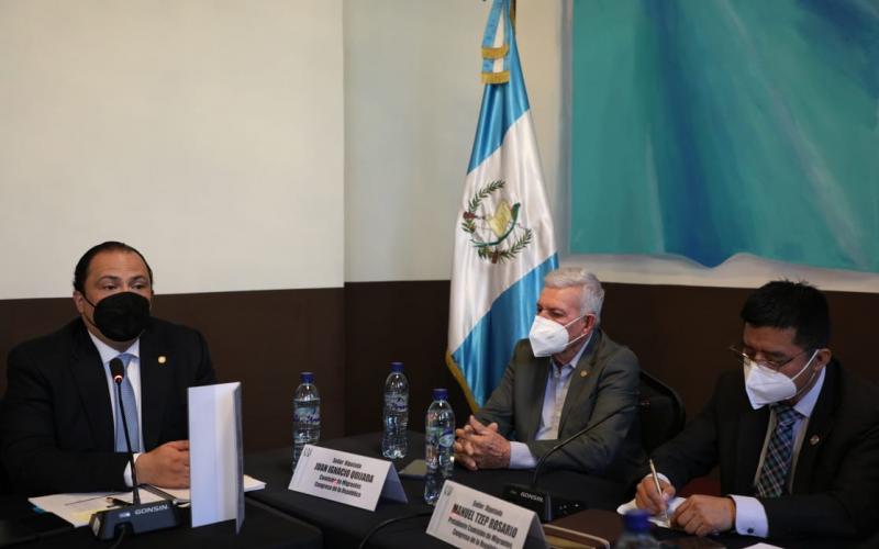 Canciller Mario Búcaro se reunió con la Comisión del Migrante del Congreso para abordar acciones en favor de connacionales en el exterior 