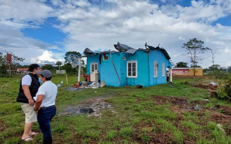 Fuertes vientos dañaron viviendas en Morales, Izabal.