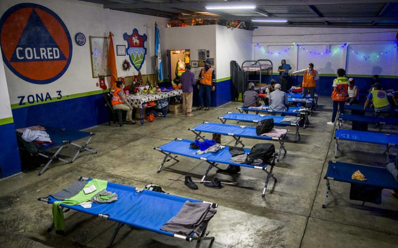 Interior del albergue El Gallito ubicado en el municipio de Guatemala, Guatemala. Foto de archivo.