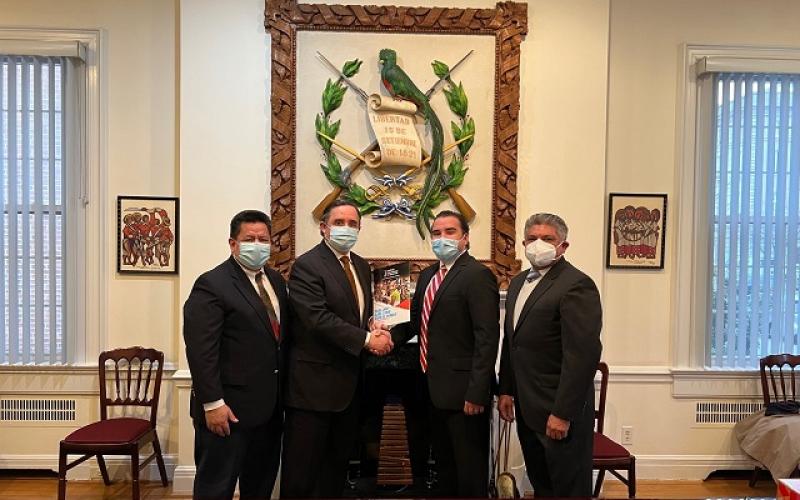 Embajada conoce labor del Instituto Neurológico de Guatemala en EE. UU.