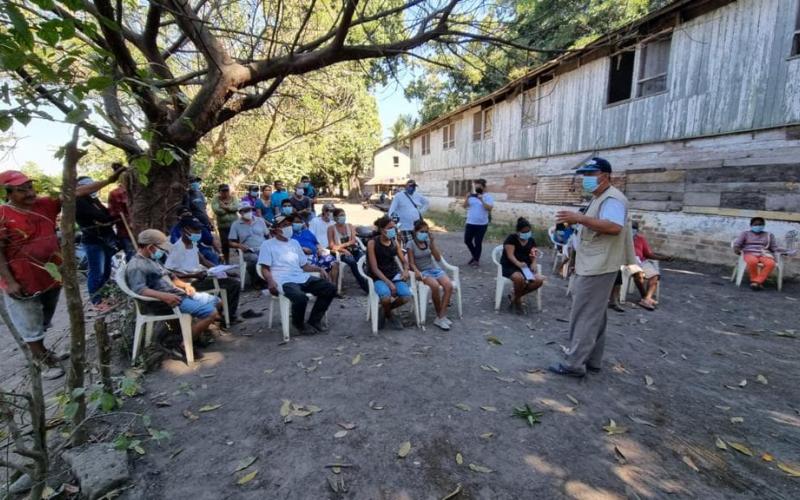 MARN capacita a recolectores de desechos en Tiquisate 