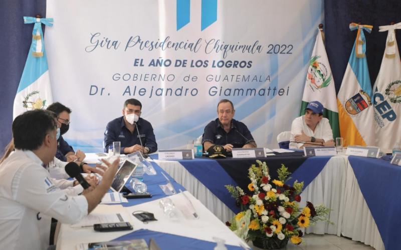 Ministro Mario Rojas y presidente Alejandro Giammattei impulsan el Reglamento 164-2021