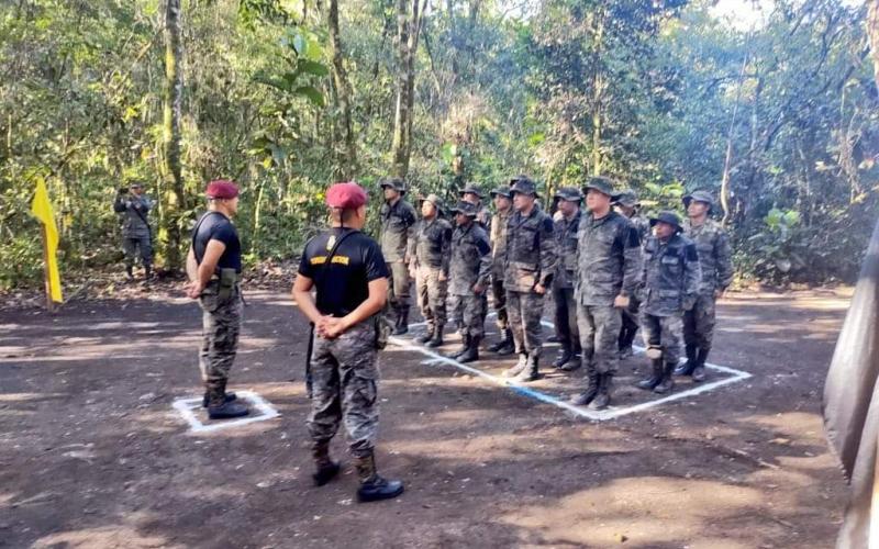 Brigada de Fuerzas Especiales inauguró curso de francotirador para Oficiales del Ejército de Guatemala